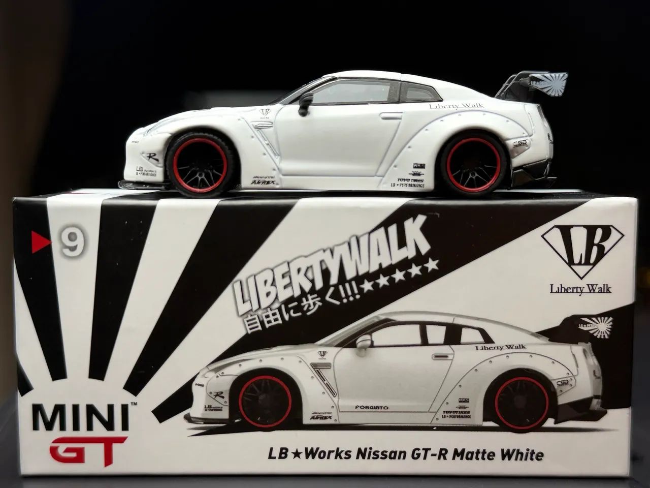 ミニカー MINI GT LB Works Nissan GT-R Matte White Mini gt, gtr 9 Matte White - Hobbies e coleções - Cabula, Salvador