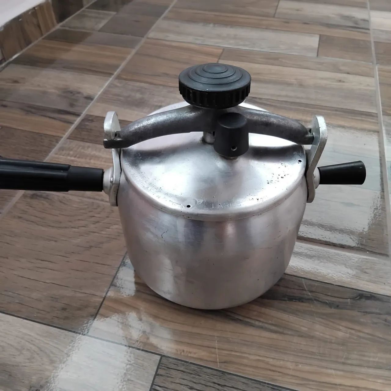 Panela de pressão lares antiga 3,5 litros  - Foto 4