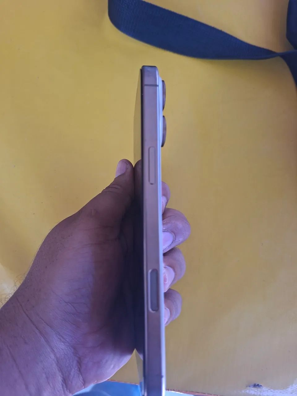 IPhone 16 pro max - Foto 3