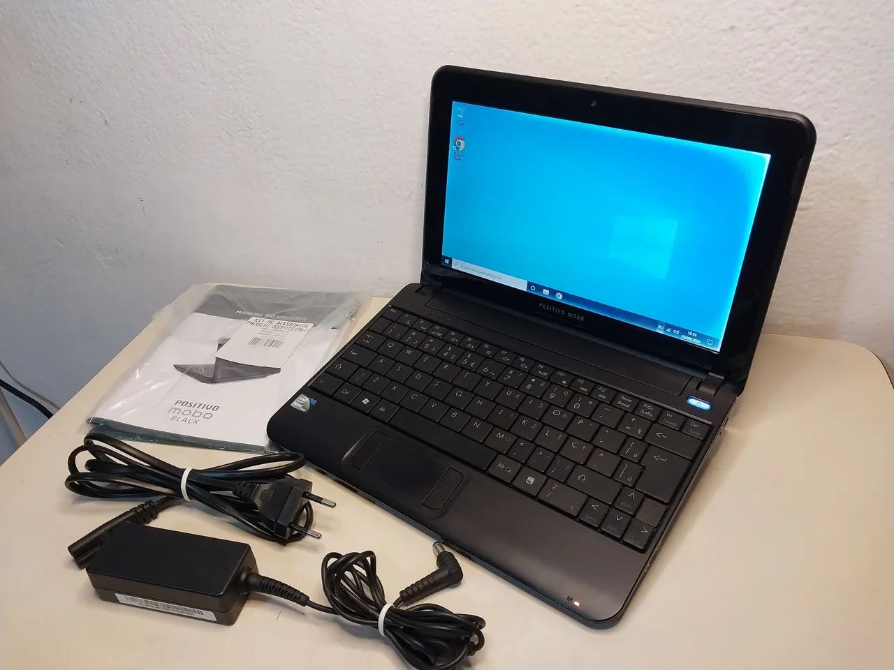 Netbook Positivo bem bonito e funcionando