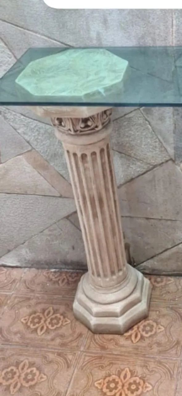 Aparador de vidro e colunas de gesso - Foto 3
