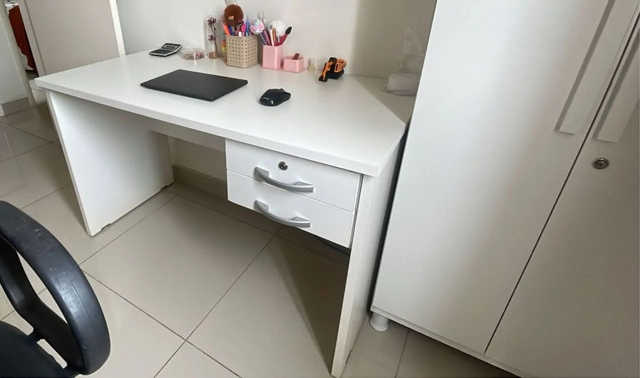 Vendo mesa angular branca para escritório 