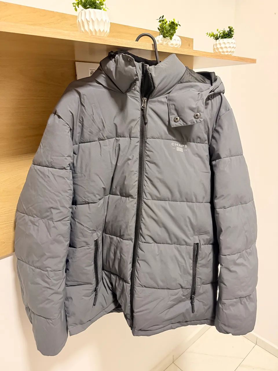 Jaqueta puffer cinza com capuz da Chaps