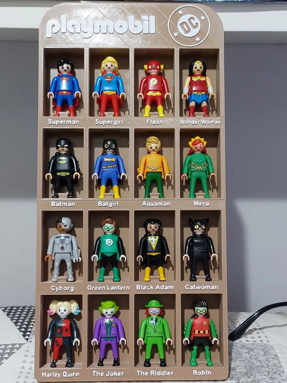 Miniaturas playmobil com expositor