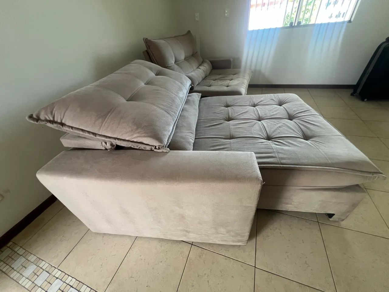 Sofá  retrátil e  reclinável