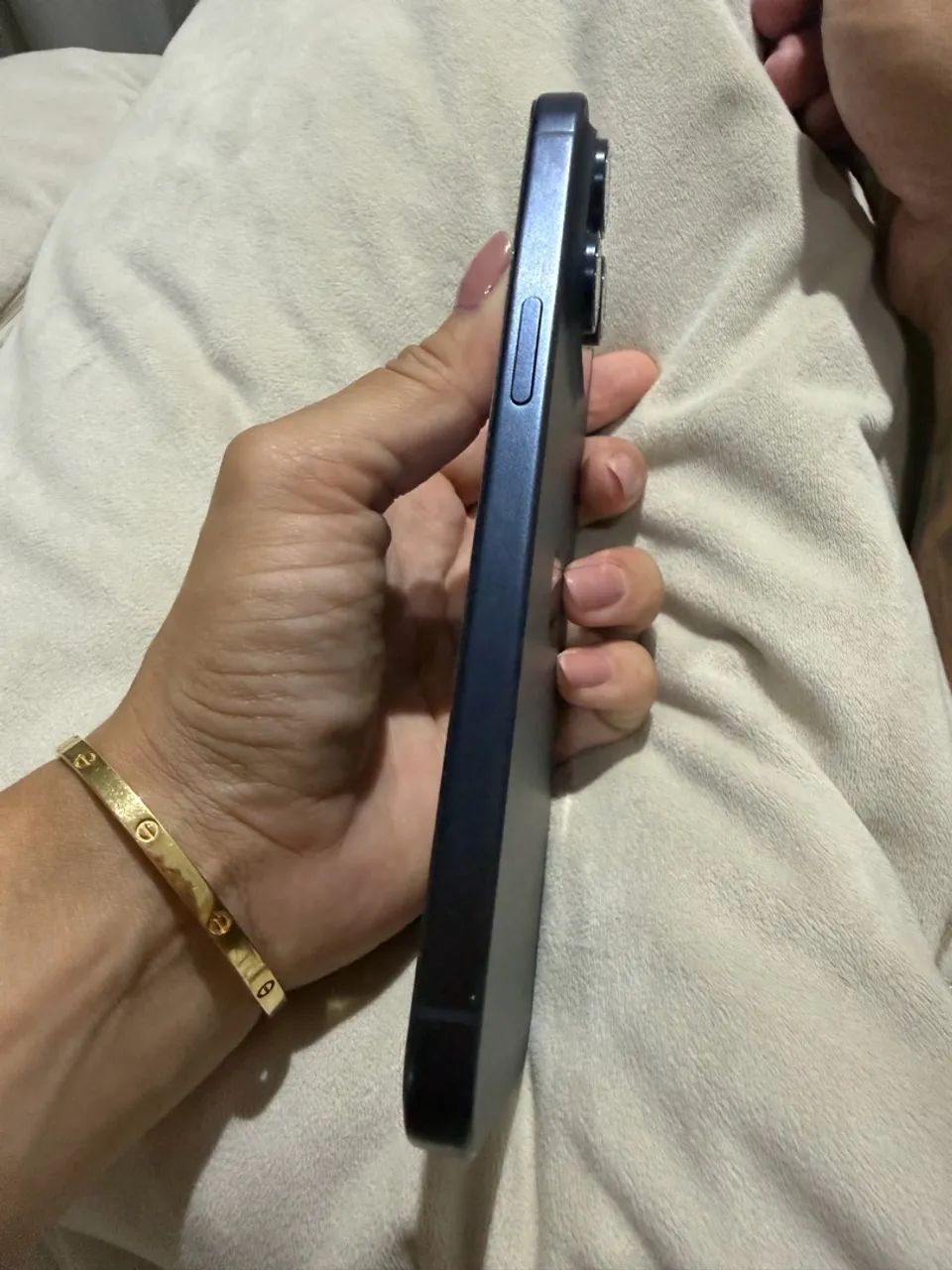 IPHONE 15 PRO MAX MUITO NOVO - Foto 2