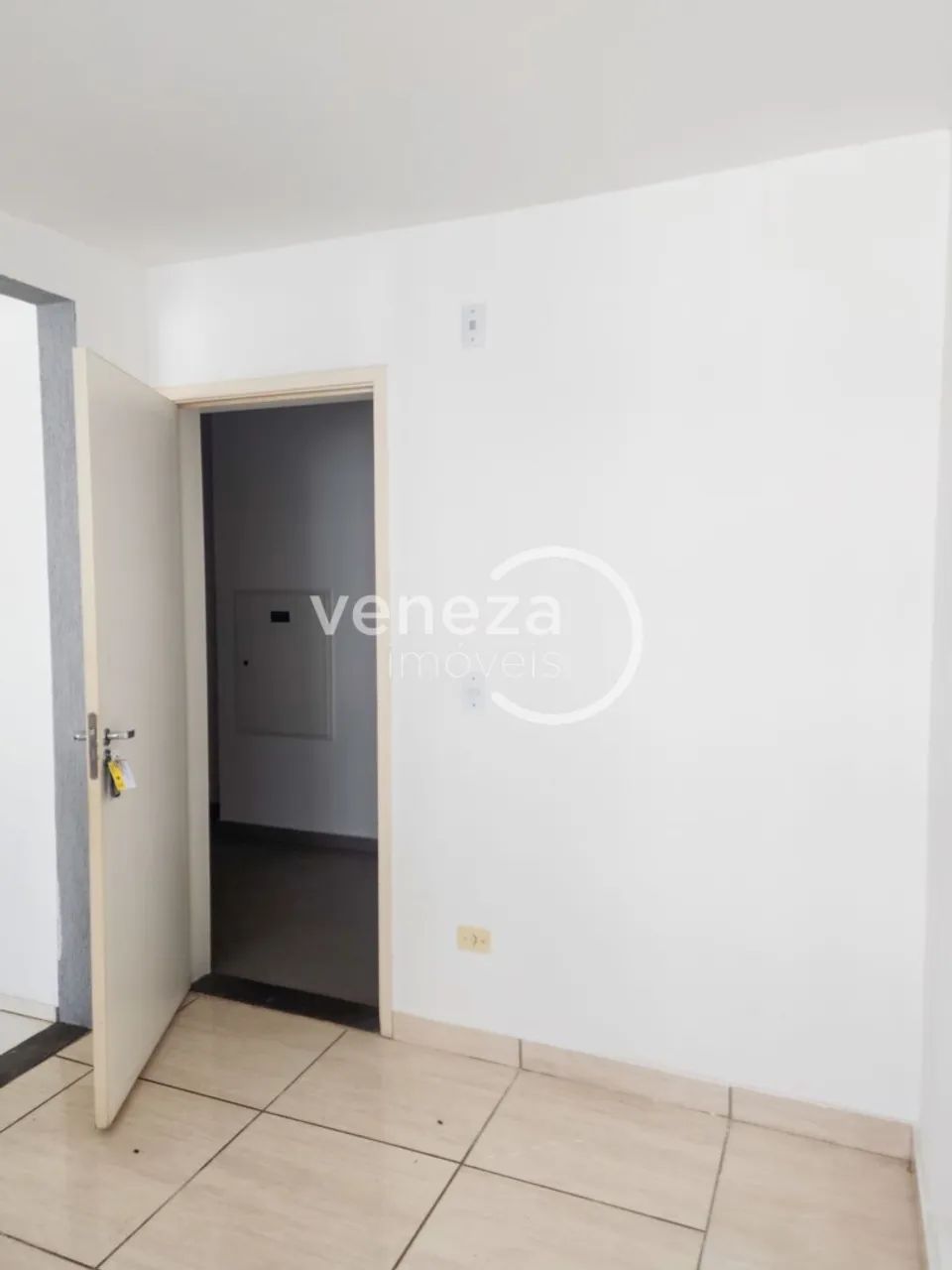 Apartamento para alugar no Edifício Spazio Leopoldina, Londrina - Foto 4