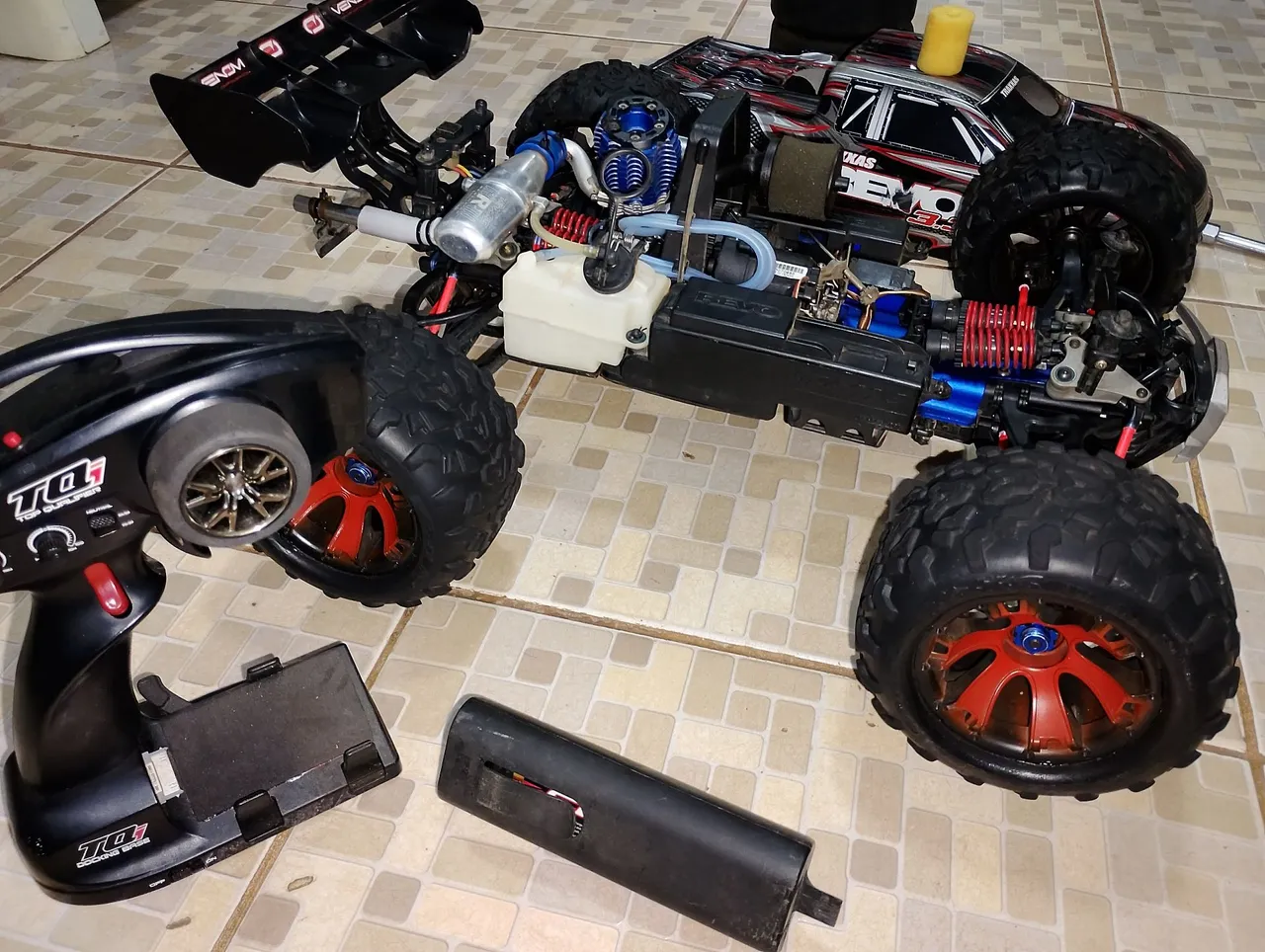 revo 3 3 traxxas