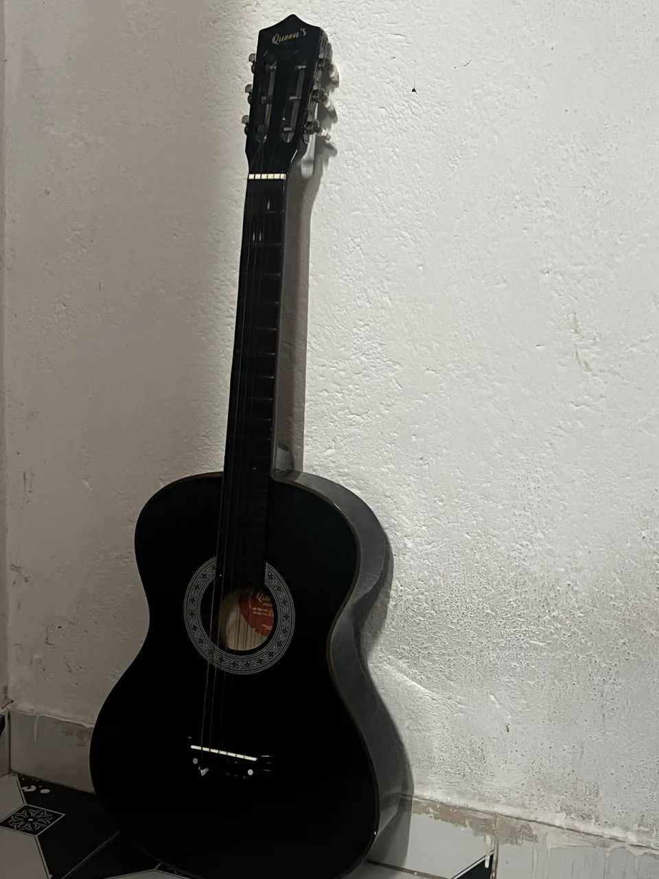 Vende-se violão