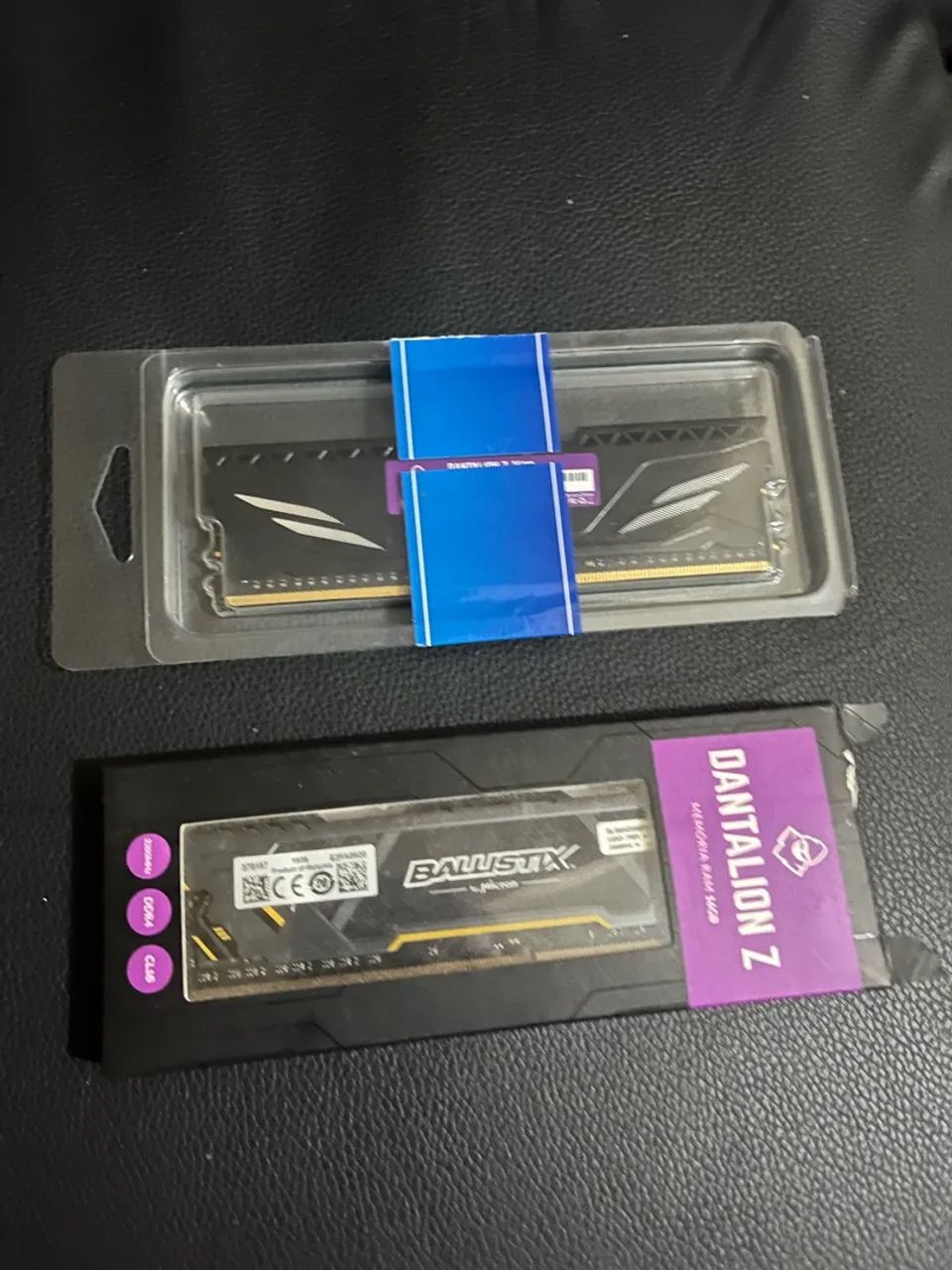 Duas memórias ram ddr4 (16gb e 8gb) com defeito
