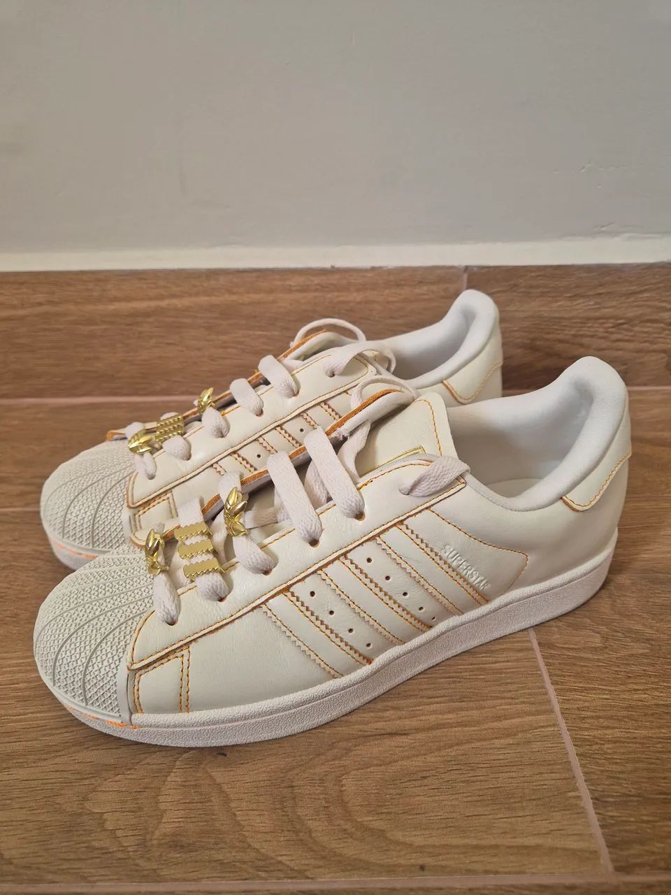 Tenis adidas superstar