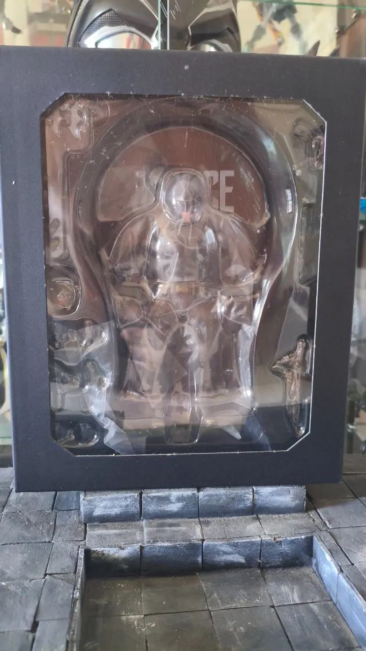 Mezco Batman Tactical Suit Justice League - Foto 4