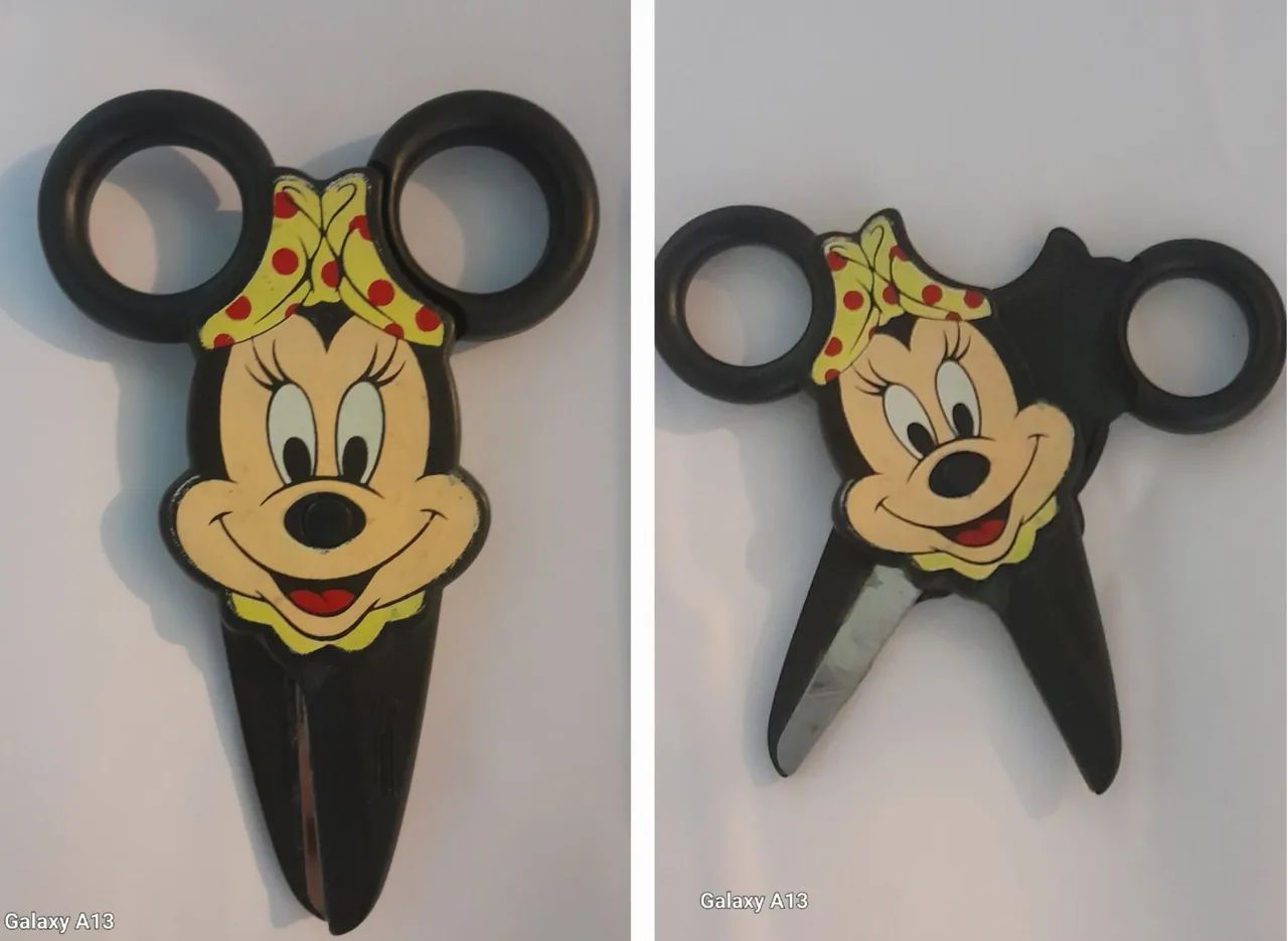 ANTIGA TESOURA INFANTIL *MINNIE*