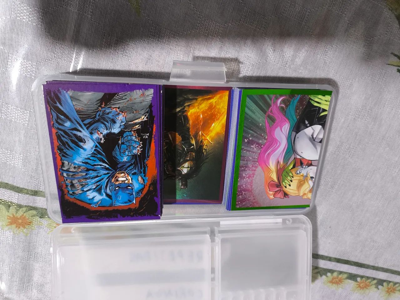 Figurinhas do álbum coringa em arkham 187 figurinhas