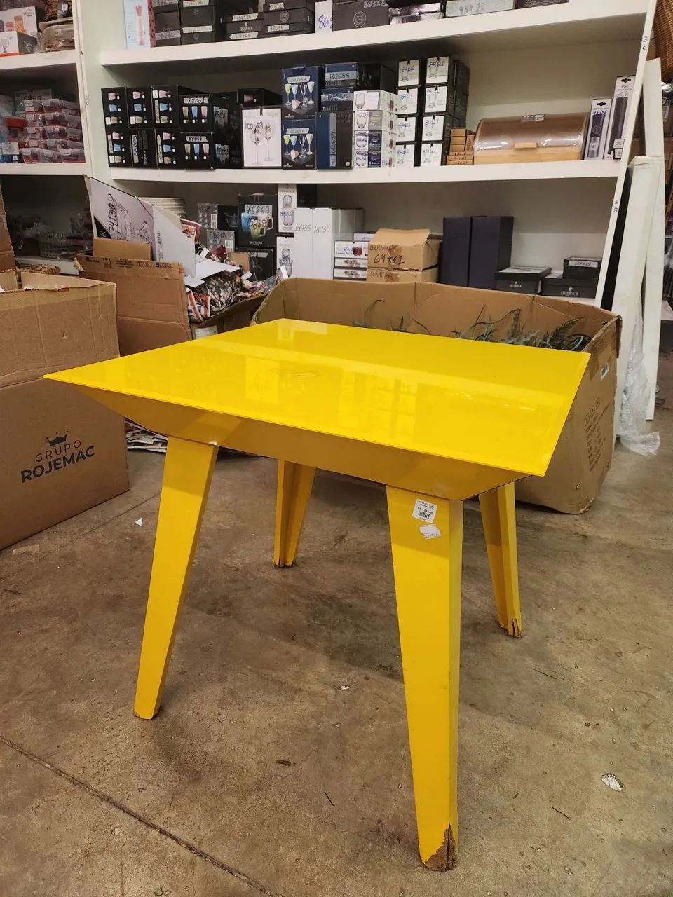Mesa de centro amarela pra sua casa - Foto 2