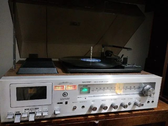 Toca discos Sharp SG 220 funcionando perfeitamente 