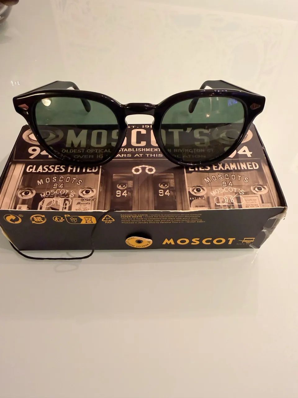 Óculos Moscot