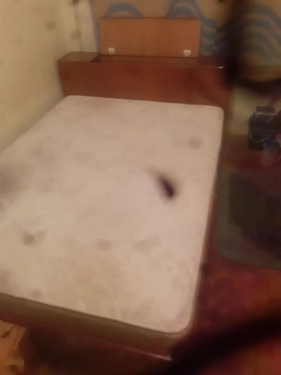 Cama de casal com baú 