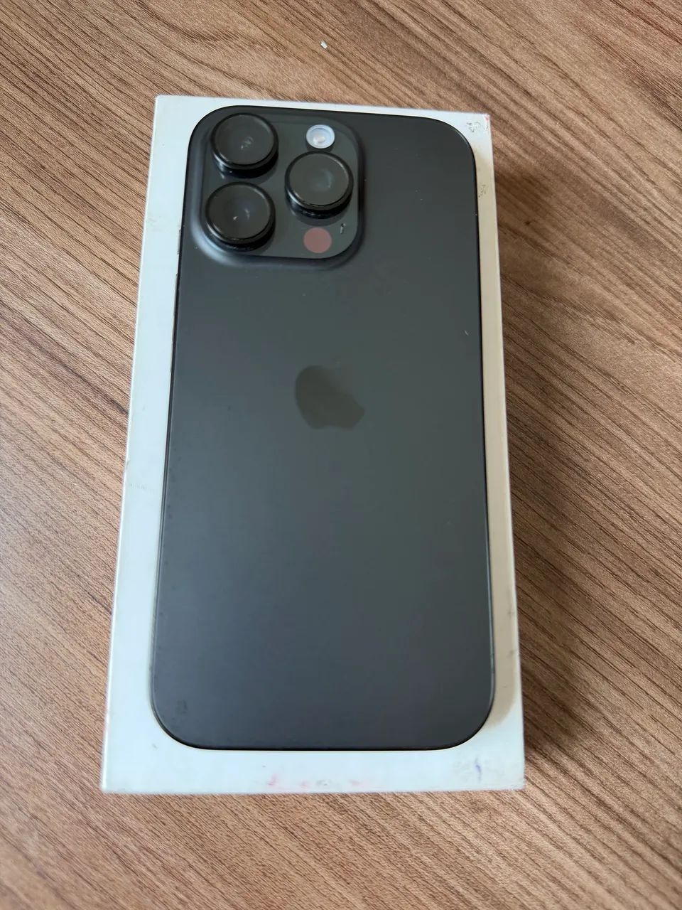 iPhone 16 Pro Estado de Novo