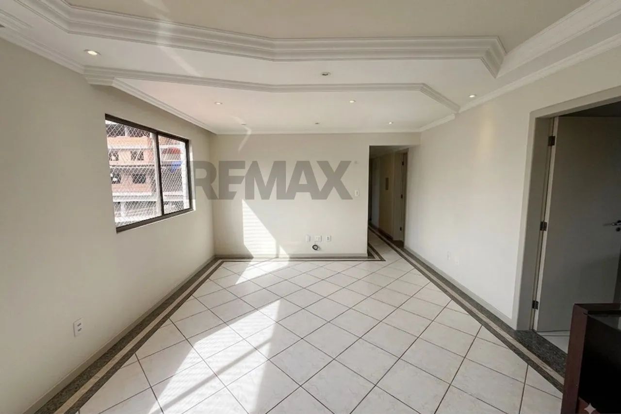 Espaçoso Apartamento com 135m², 4 Dormitórios (1 Suíte) e 2 Sacadas no Edifício Diamantina - Foto 4
