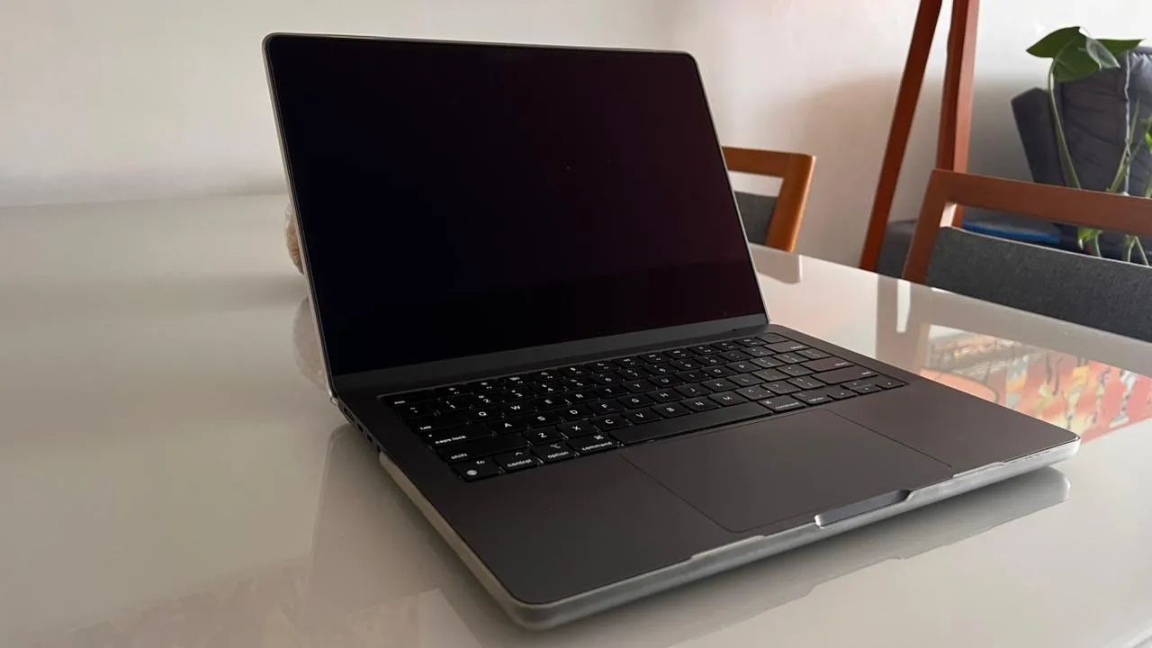 MacBook Pro 14インチ M3 Pro / 18GB / 512GB Apple Macbook Pro M3 Pro 14,2