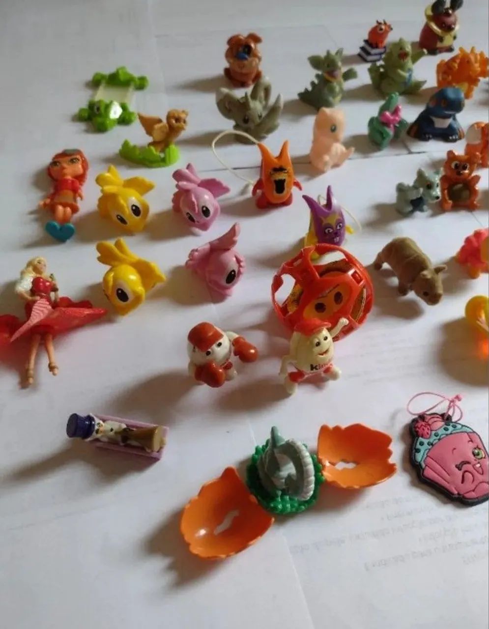 Coleção Kinder ovo 46 miniaturas diversas - Foto 2