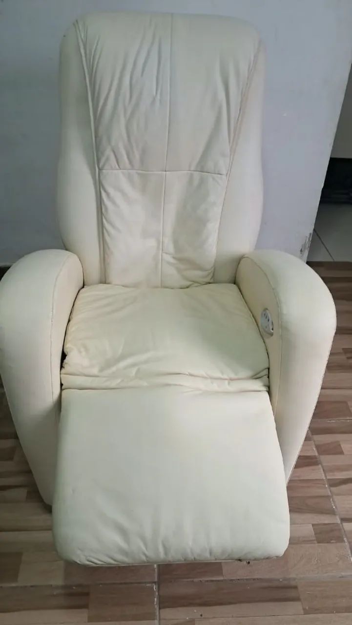 Poltrona massageadora em ótimo estado funcionando (Entrego))