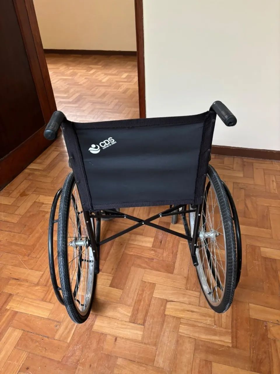 Cadeira de Rodas - Foto 3
