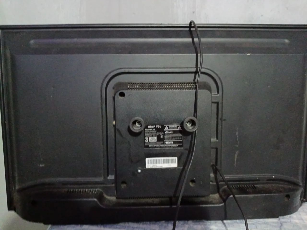 Vendo tv 32 tela quebrada  - Foto 2