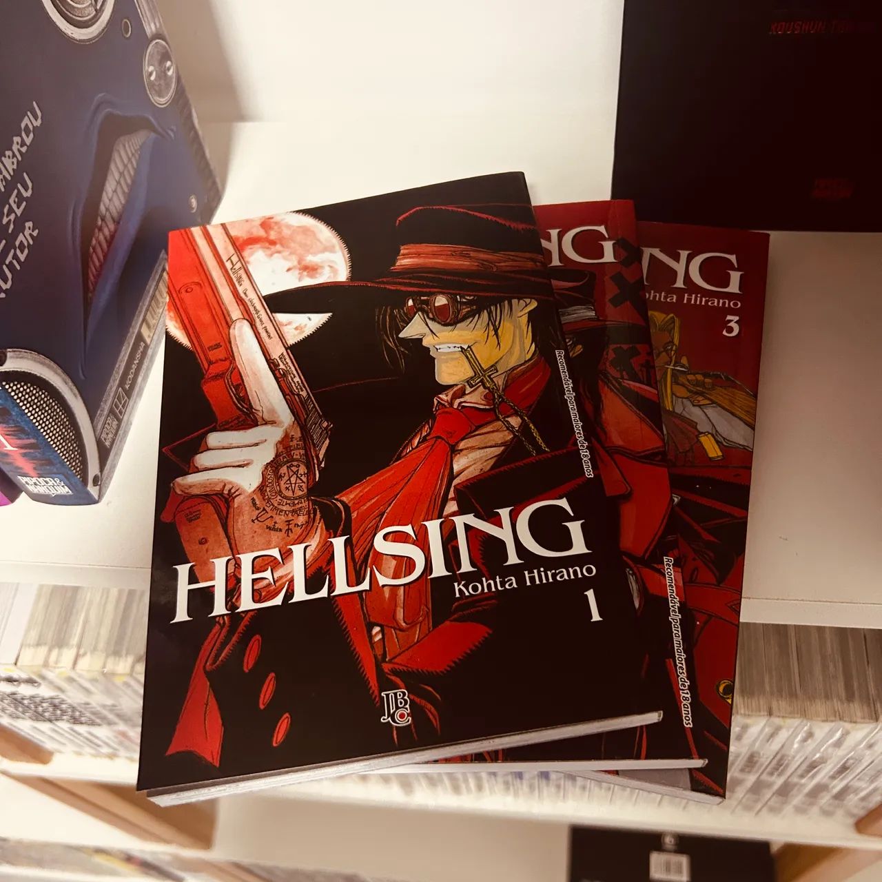 Mangás (pacote) MW, PTSD, Hellsing, Battleroyale - Foto 5