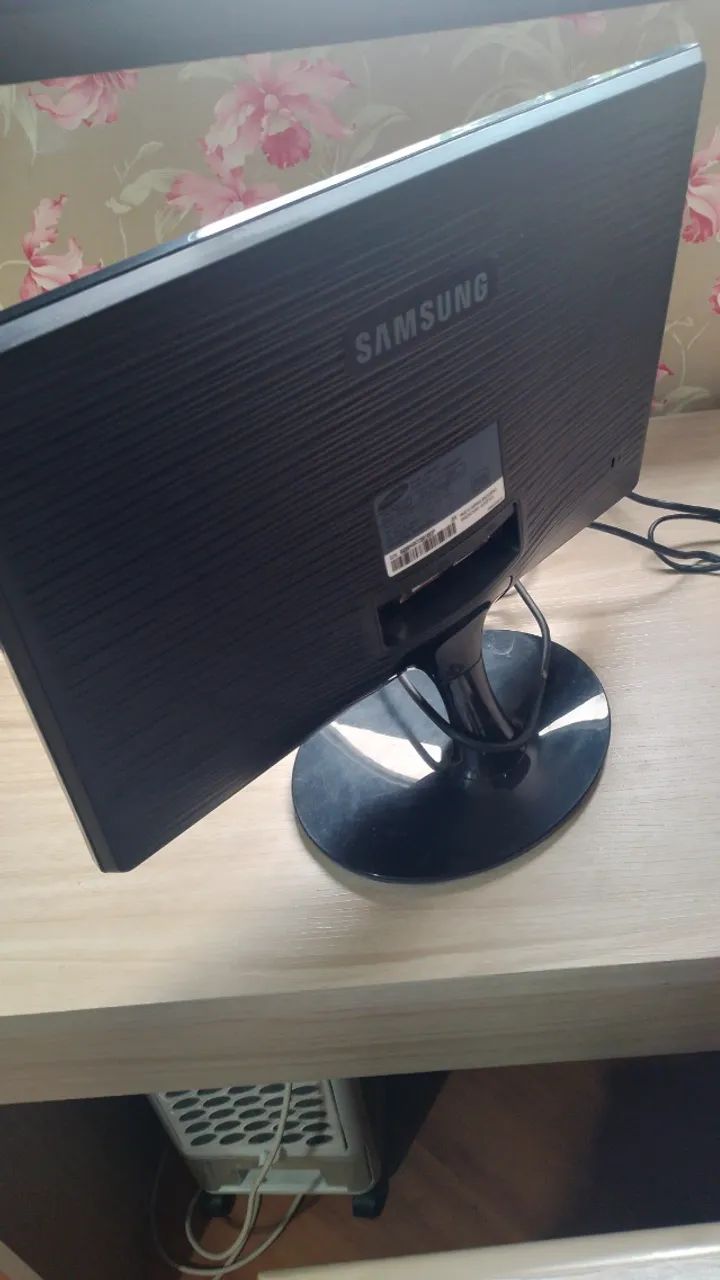 Monitor Samsung 18.5 Polegadas SincyMaster S198300  - Foto 4