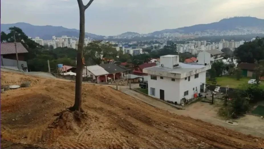Terreno de 2300m² no Itacorubi - Foto 3