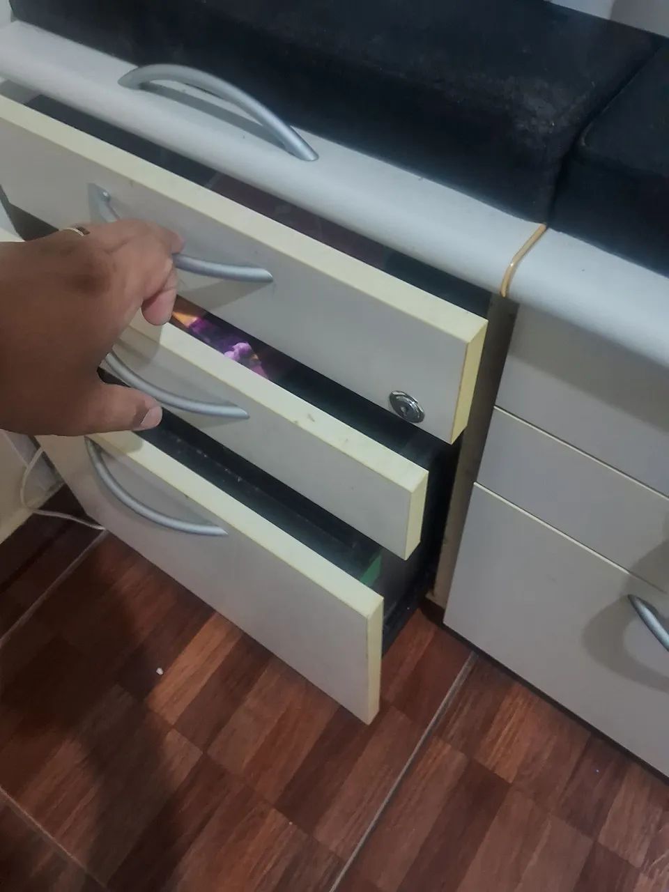 Gaveteiro escritório com poltrona. - Foto 2