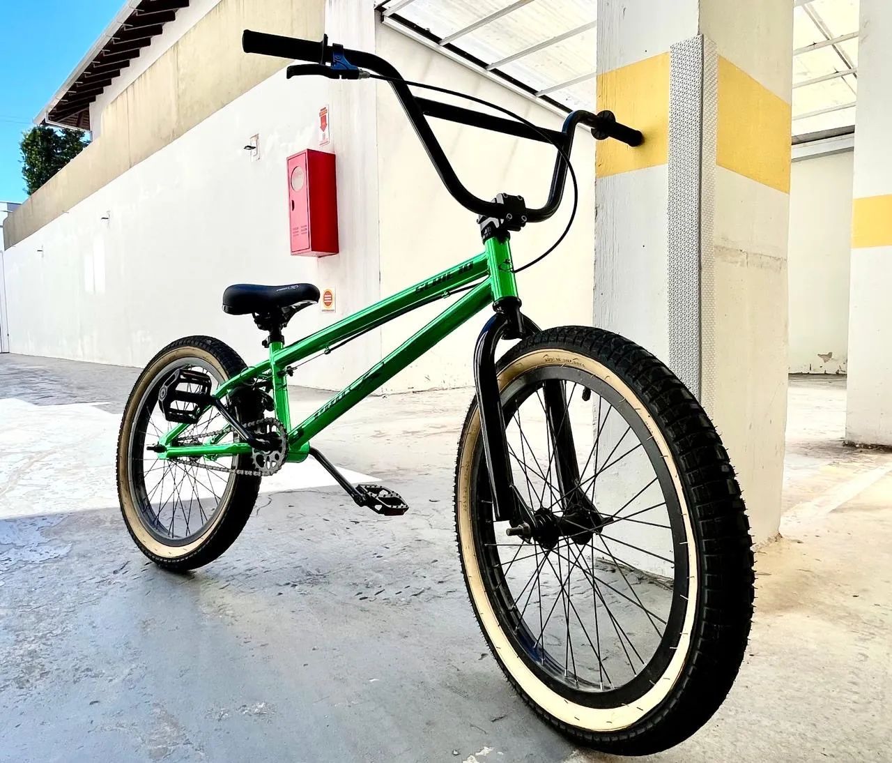 Bicicleta BMX Série 10!
