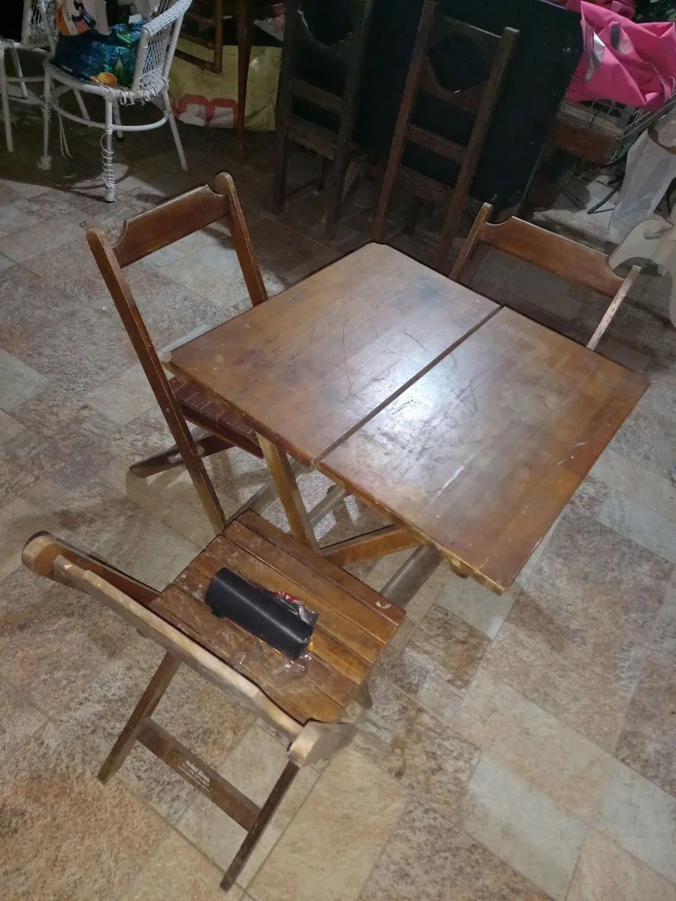Mesas e cadeiras - Foto 2