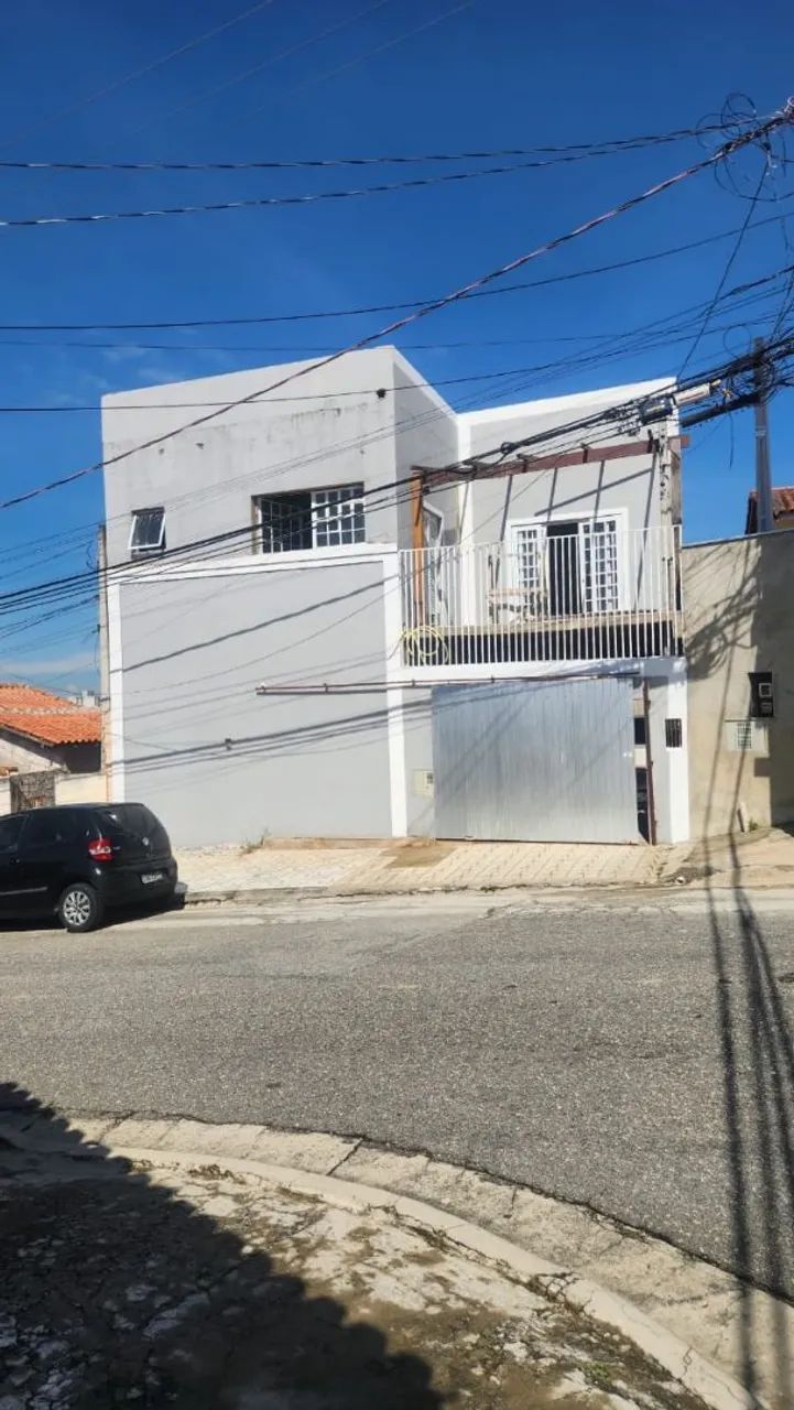 Sobrado de 3 dormitórios com piscina e salão para logística ou gourmet 