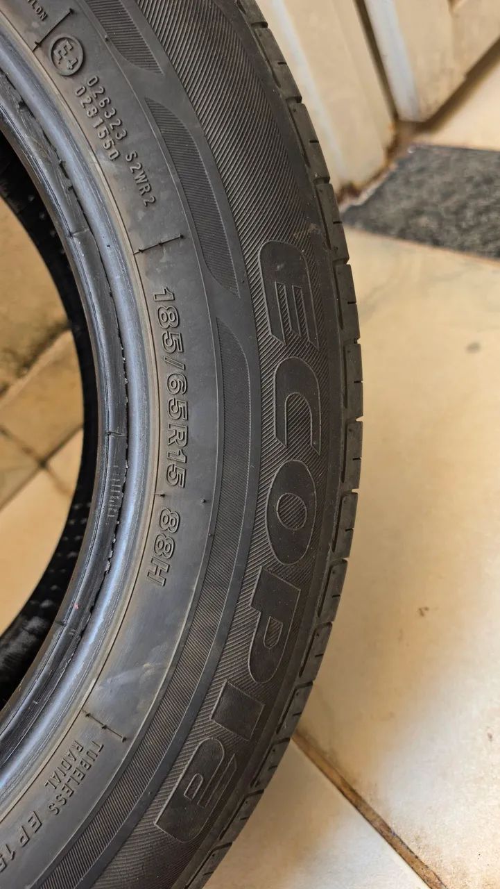 01 Pneu Bridgestone 185 65 R15 EP150 - Foto 3