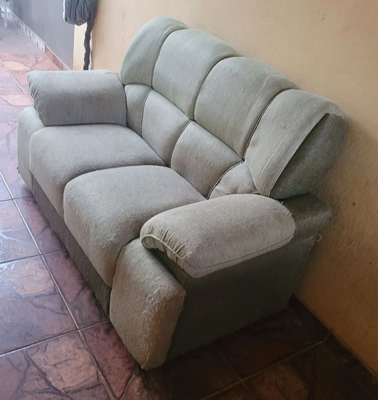 Lindo sofá de 2 lugares  - Foto 3
