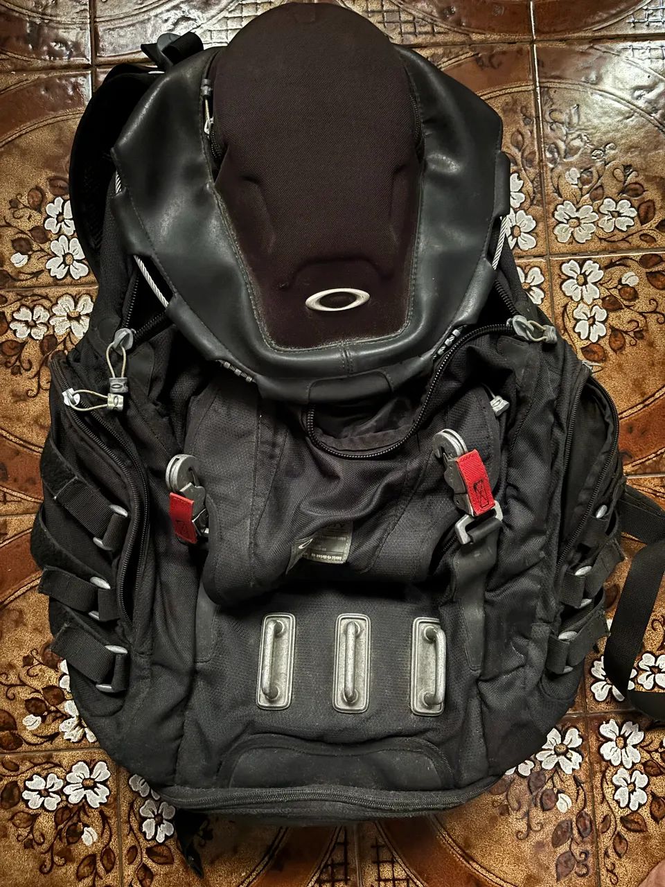 Oakley kitchen 32L