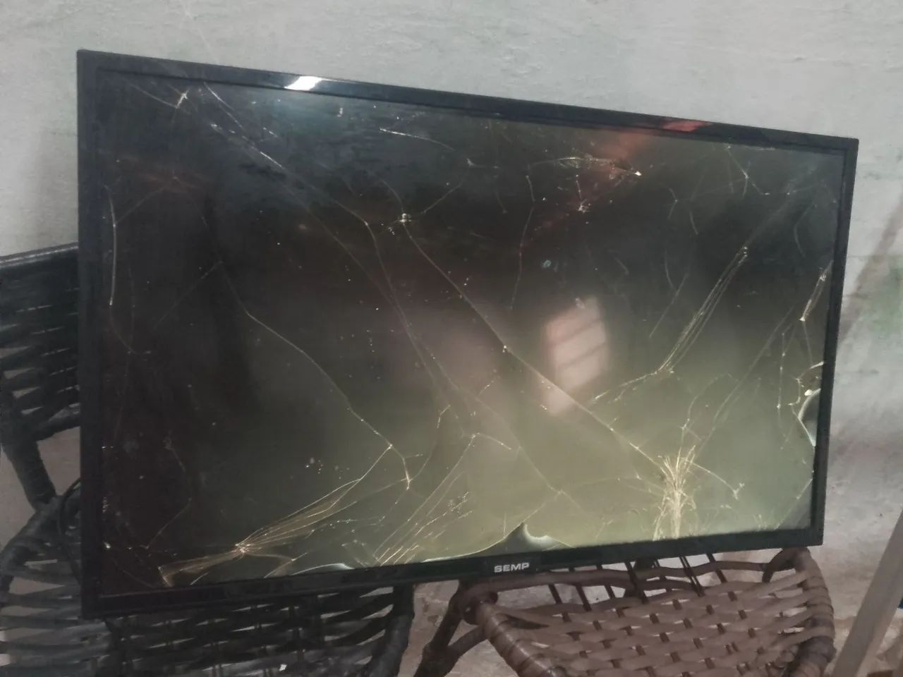 Tv32 led com defeito retirada de pecas  - Foto 4