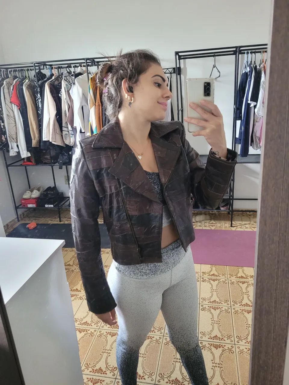 Jaqueta de couro legítimo ( modelo em retalhos) - Foto 2