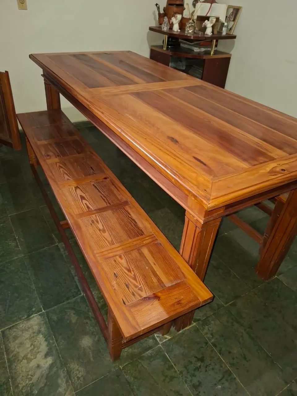 Mesa de Madeira Maciça com 2 bancos - Foto 2