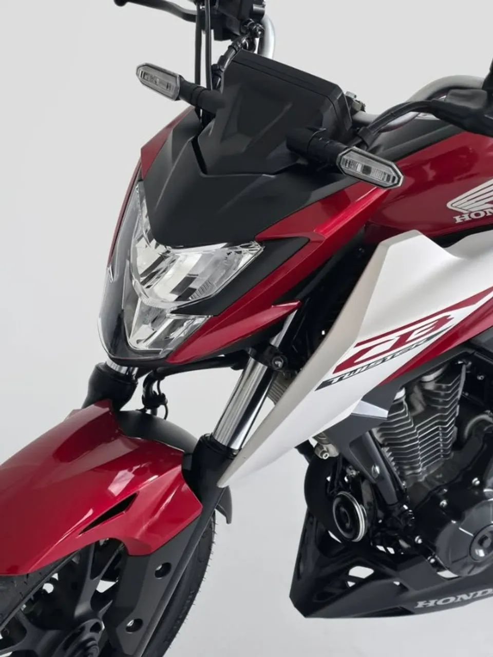 CB300F 2026 - Foto 2