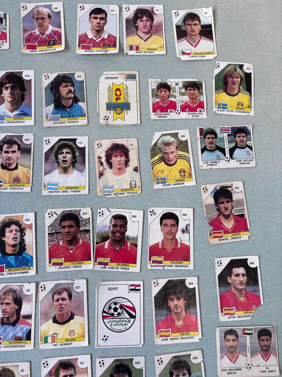 Lote com 55 figurinhas copa do mundo 1990 - Foto 3