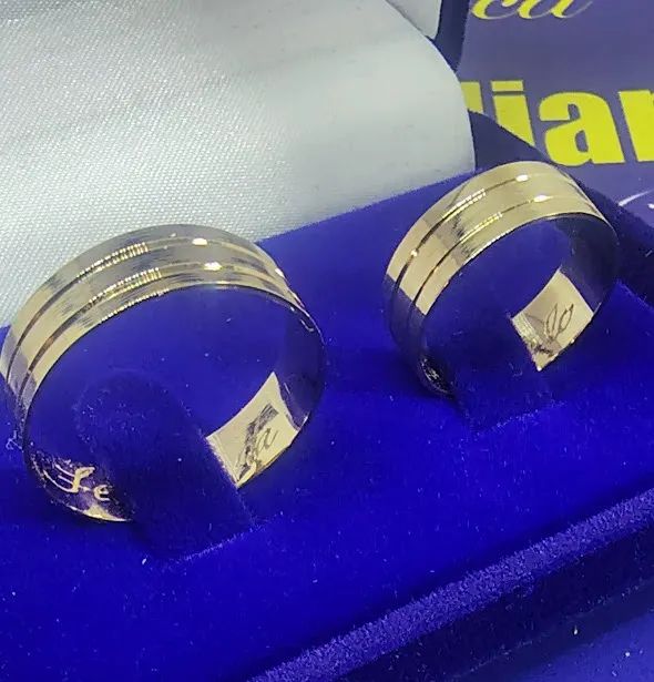 Alianças Casal Noivado Casamento Bodas Ouro 18 Kilates Peso 7.10 Gramas 6 mm Detalhes de 2