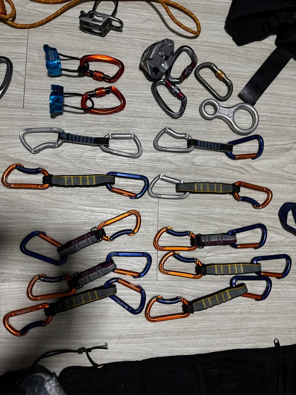 Equipamento de escalada ( valor de anúncio para tudo junto)  - Foto 2