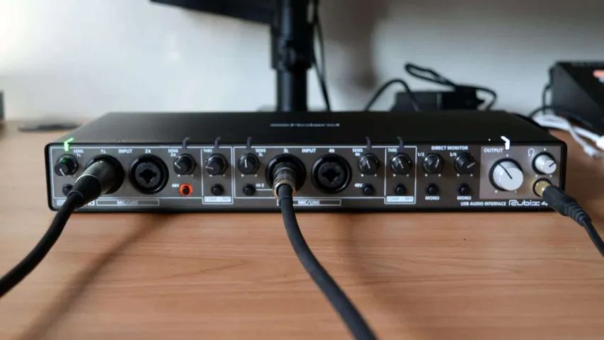 Interface de audio Rubix 44 Roland Pro Na Caixa Pouco Uso