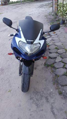 Vendo ou troco por carro moto GSX 1000R ano 2002 com pouco mas de 39mil rodado - Foto 2