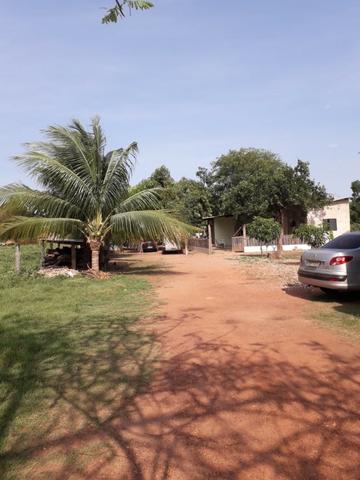 Vende-se uma chácara com 2 casas 2400m2