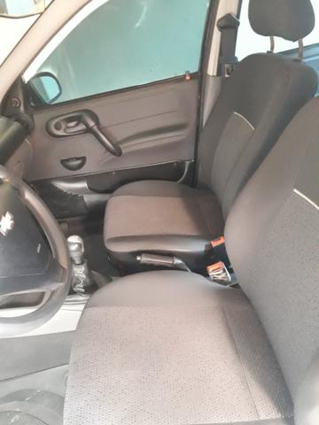 Vendo ou troco por carro de menor valor corsa classic 2015completo - Foto 8